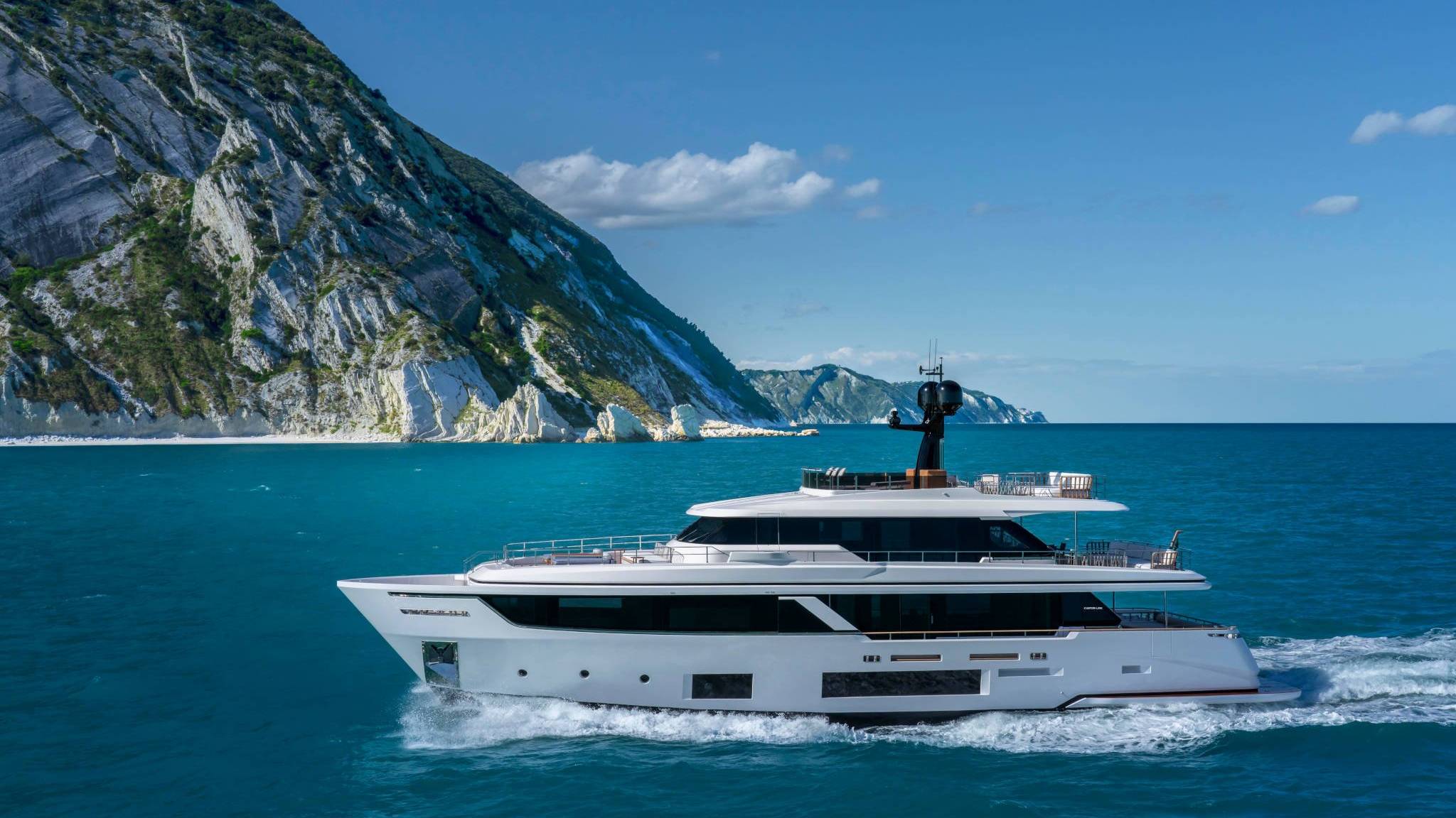 Custom Line Navetta 30