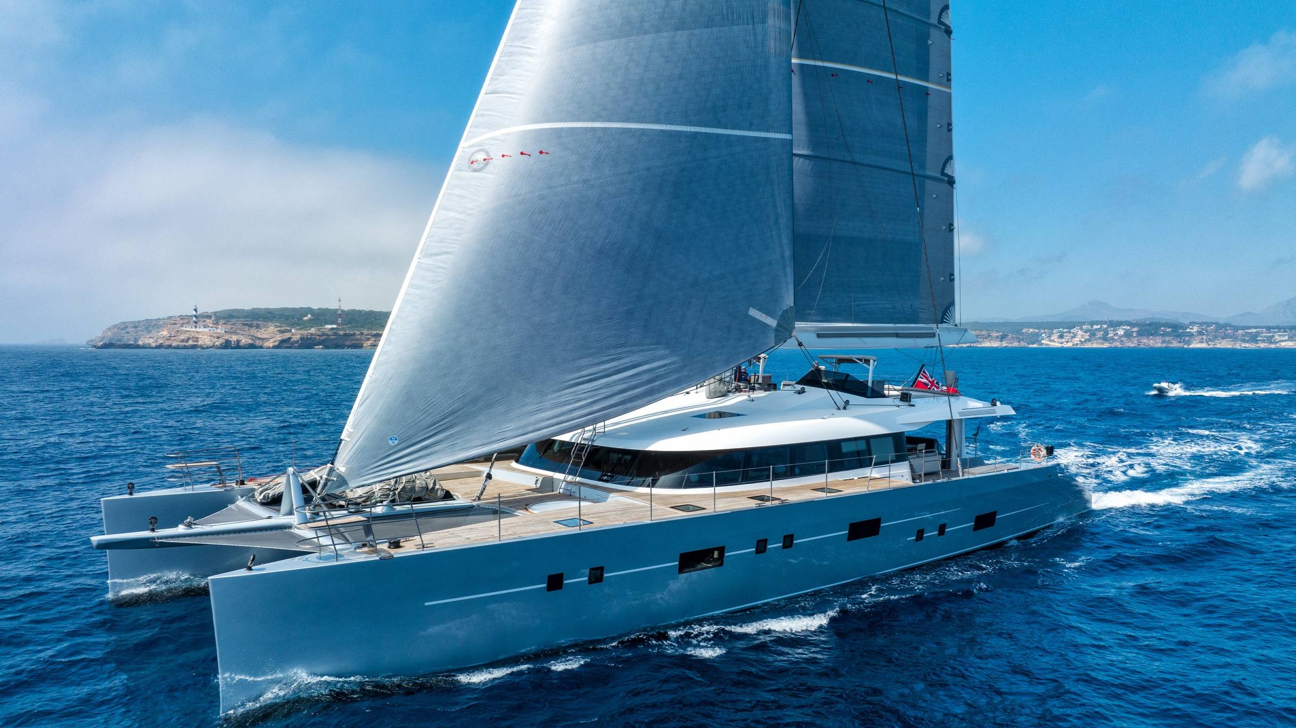 Benefits Of Buying A Catamaran
