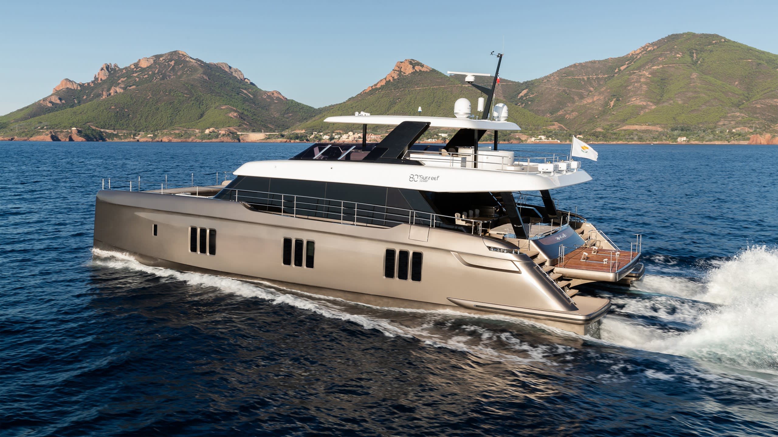 80 sunreef power catamaran