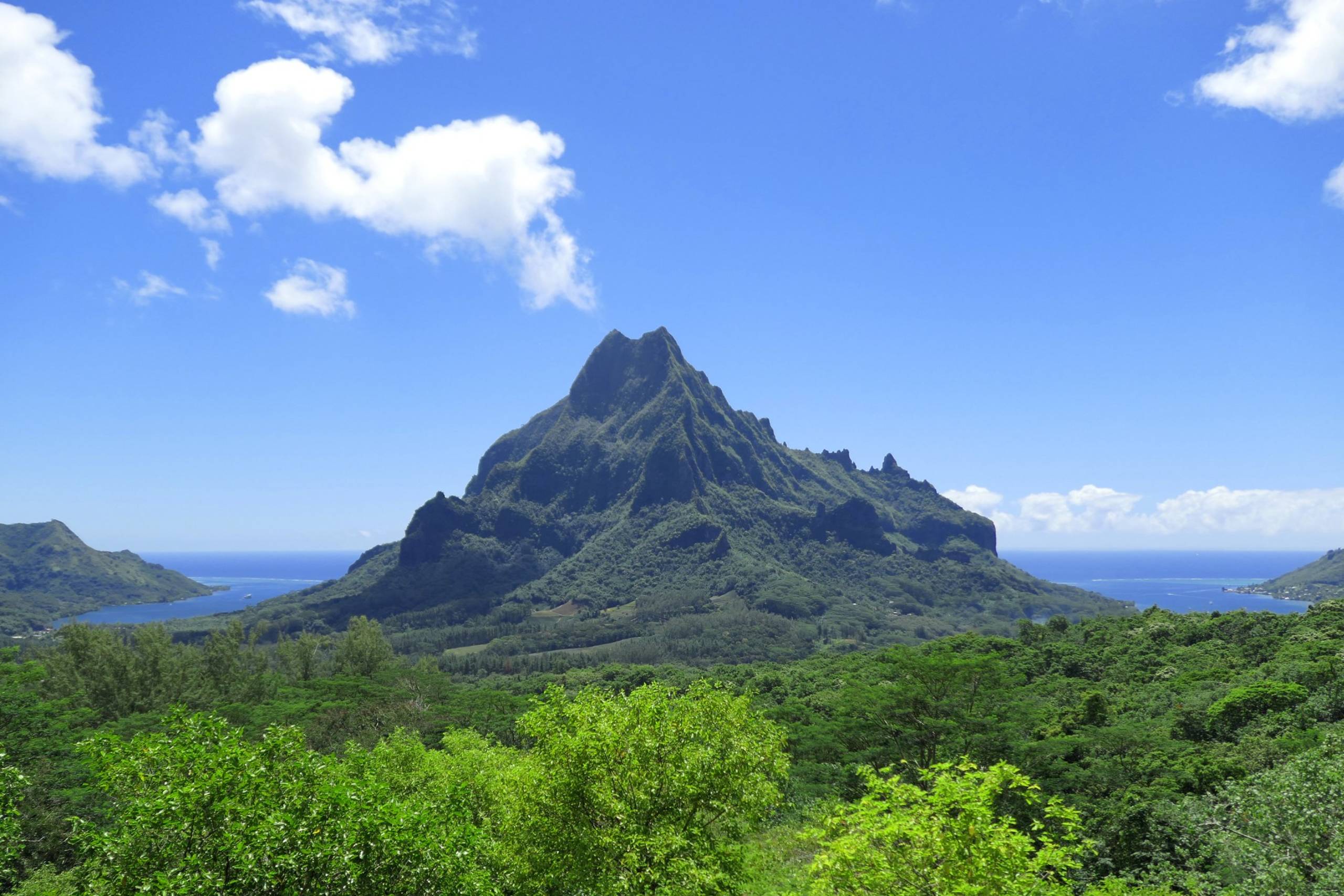 Ōpunohu Bay