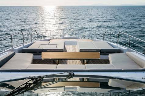 Azimut Grande 35 Metri Through the Lens