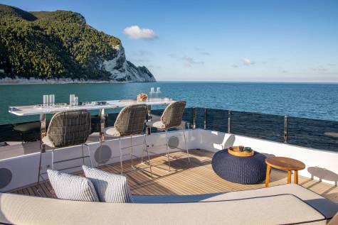 Custom Line Navetta 30 Through the Lens