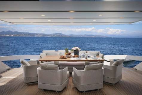 Ocean 6 Through the Lens
