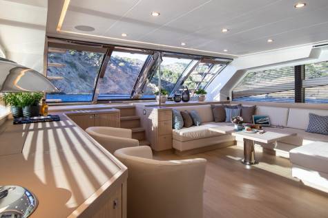 Van Der Valk Flybridge 24m Through the Lens