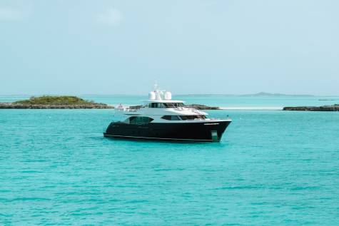 Moonen 110 Mustique Through the Lens