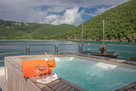 Sur La Mer Through the Lens