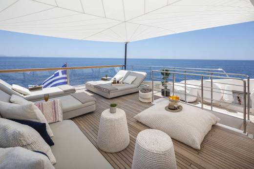 Dinaïa Through The Lens