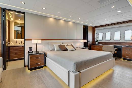 Mangusta 132 Through The Lens