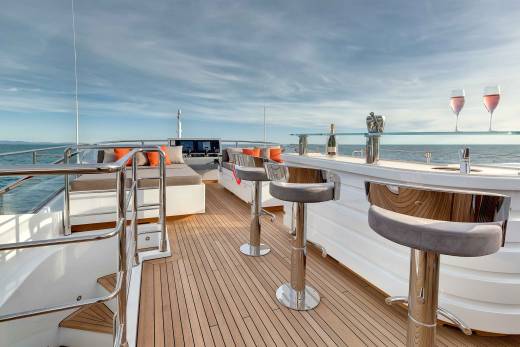 Mangusta 132 Through The Lens