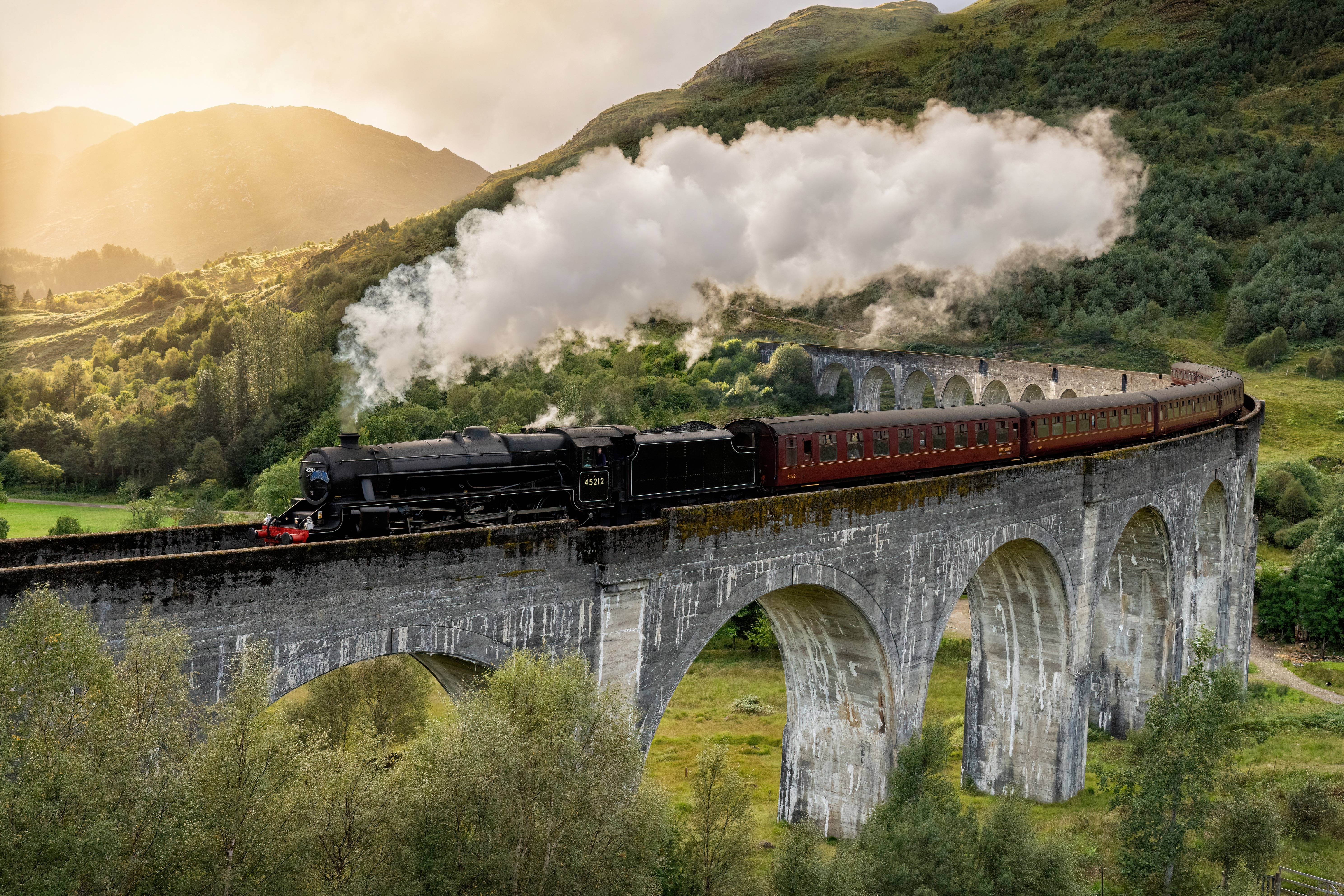 JACOBITE STEAM TRAIN