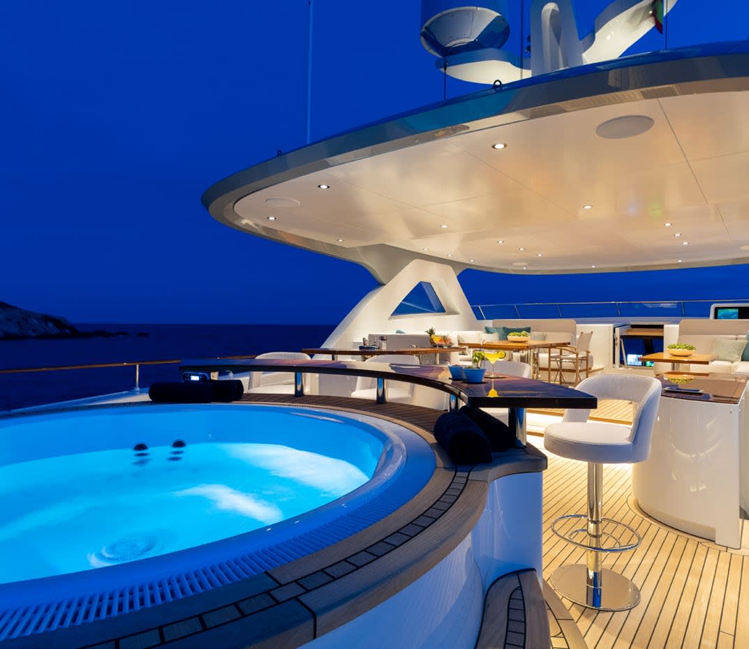 Vast Deck Spaces
