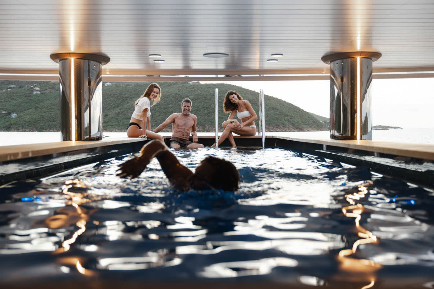 12m Glass Edge Pool
