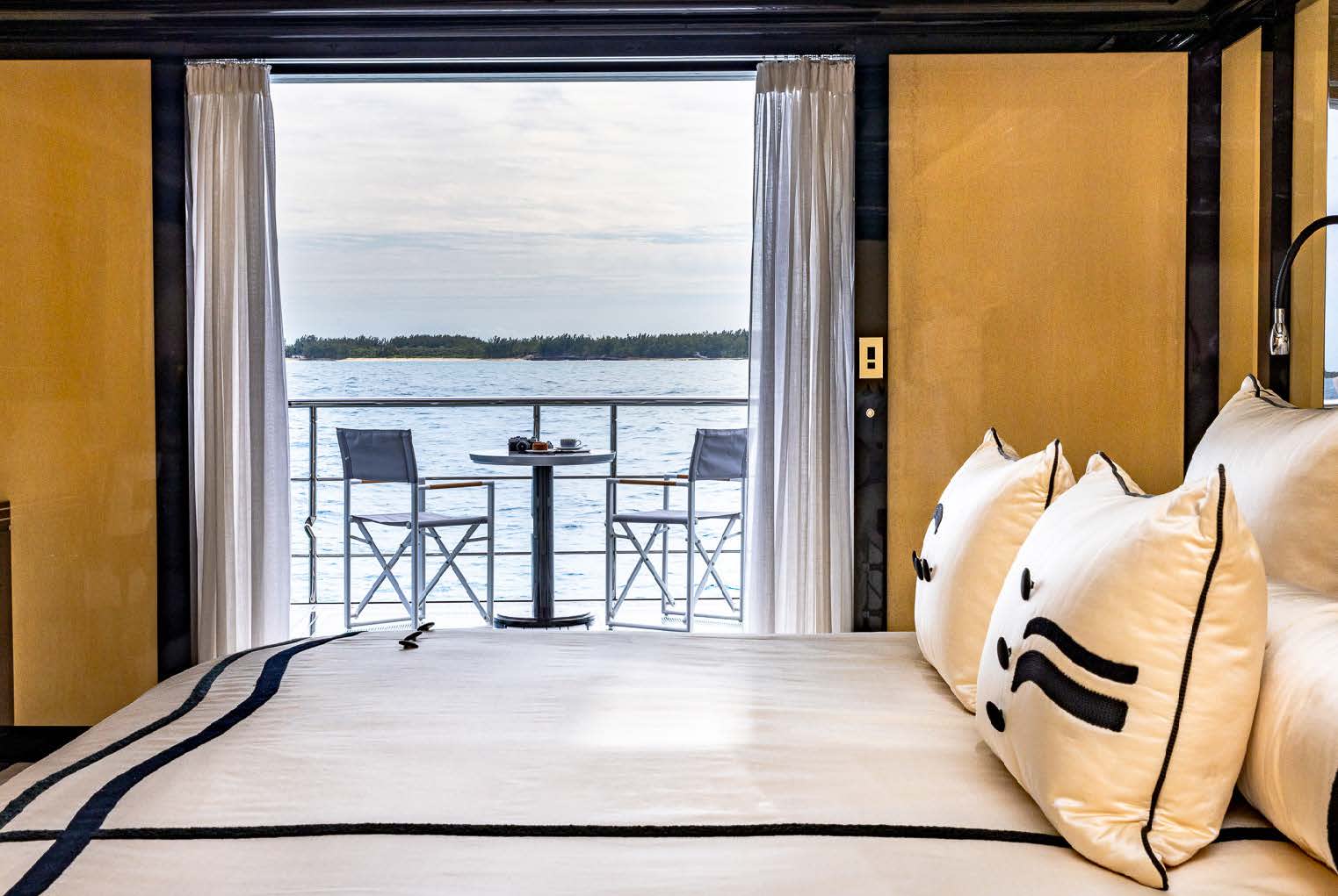 Full-Beam Main Deck Owner’s Suite