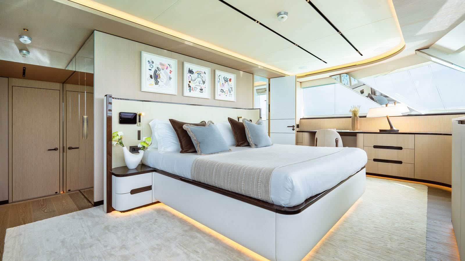 Main Deck Master Suite