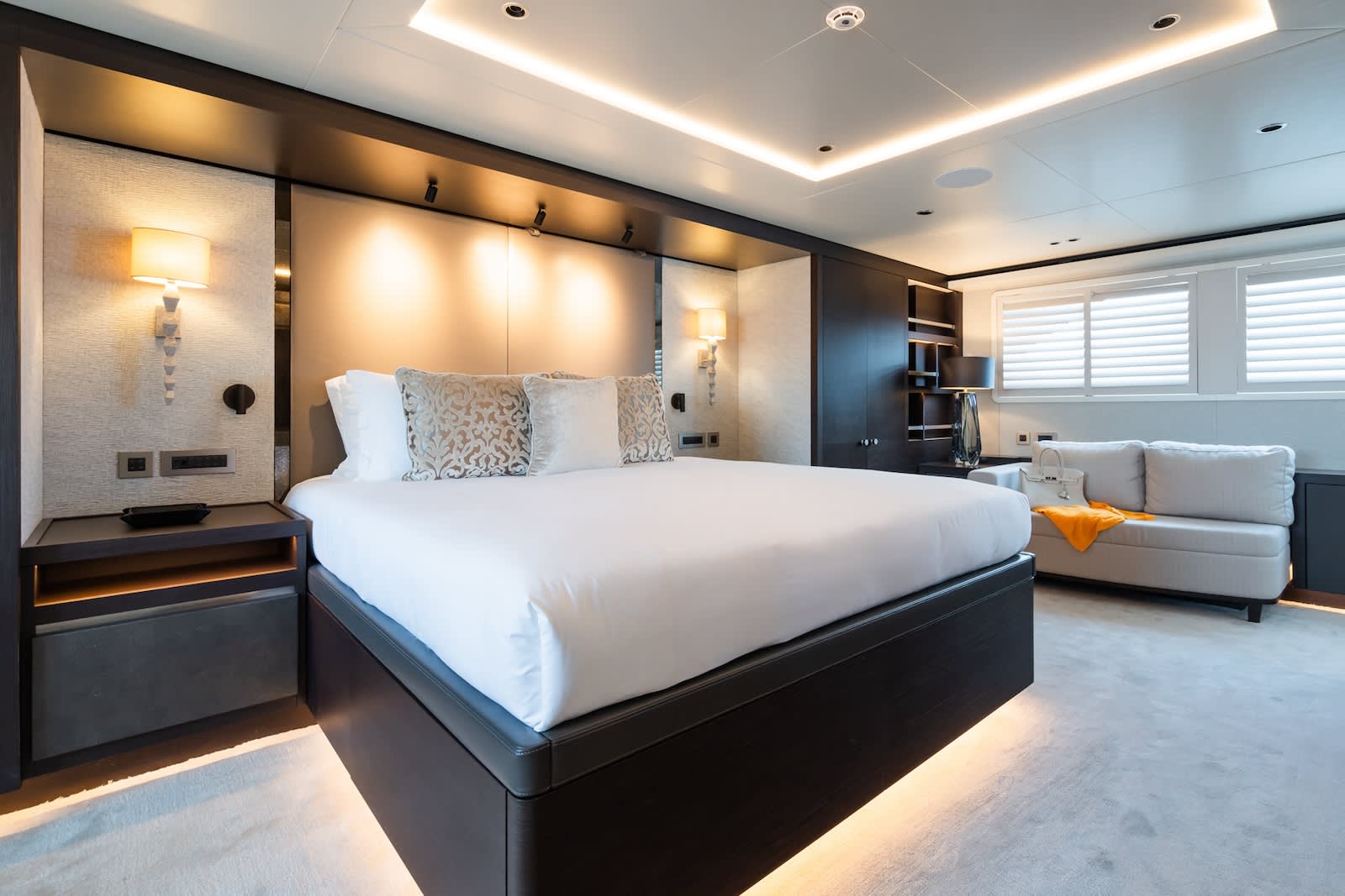 Full Beam Master Cabin