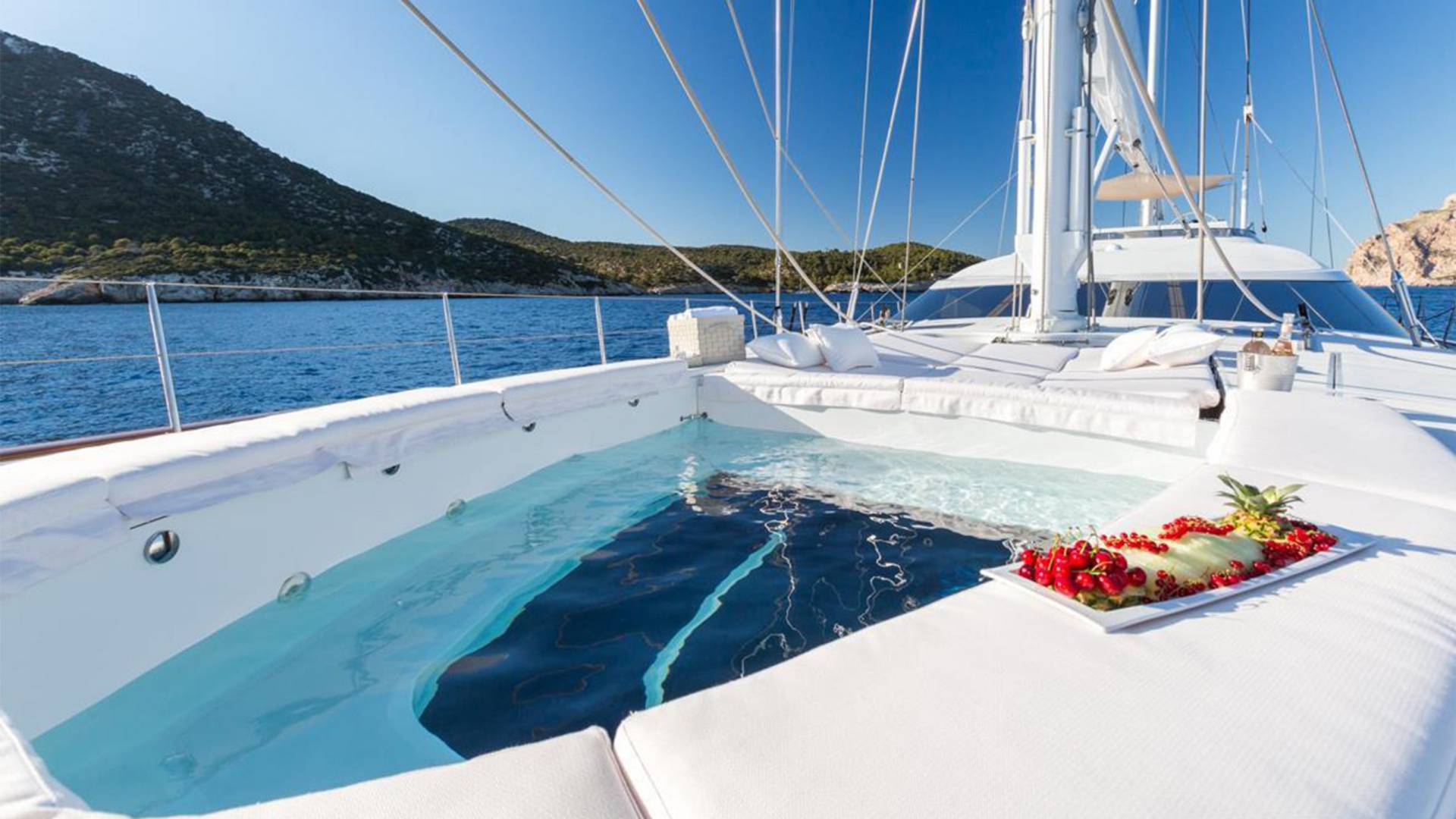 Bluewater Cruising and Fast Ocean Passages