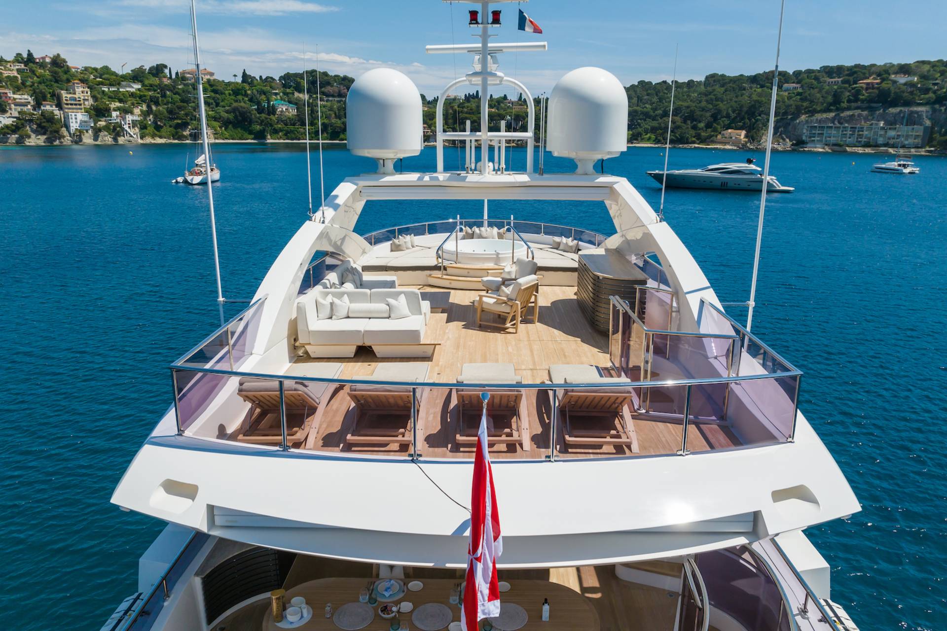  Luxurious and Versatile