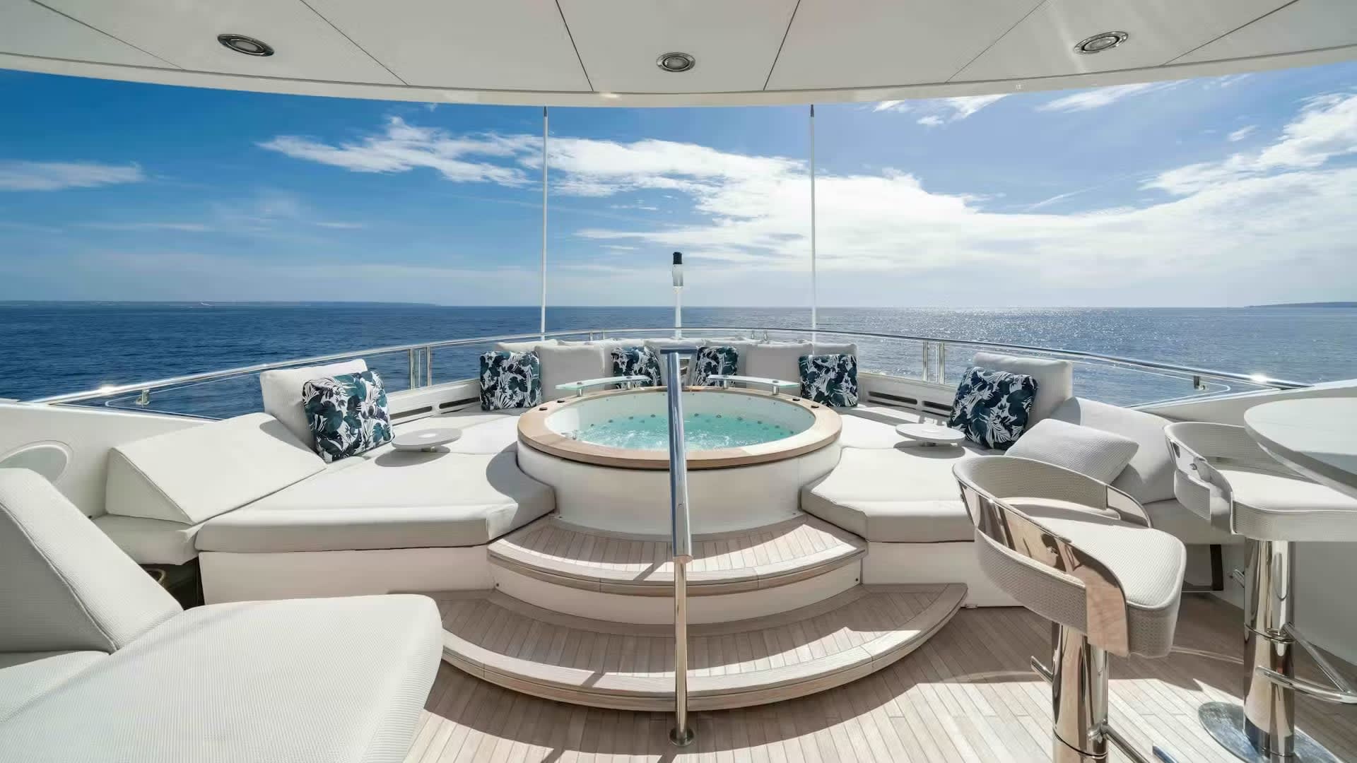 Deck Jacuzzi 