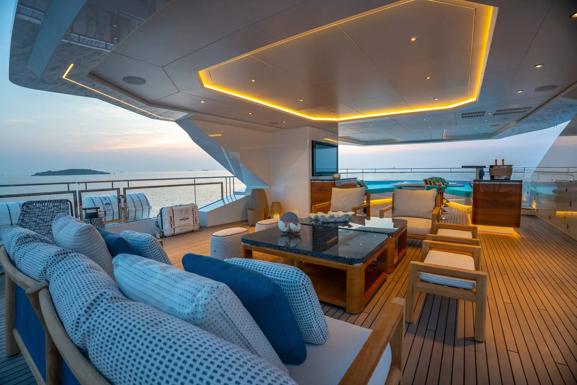  Sun Deck 