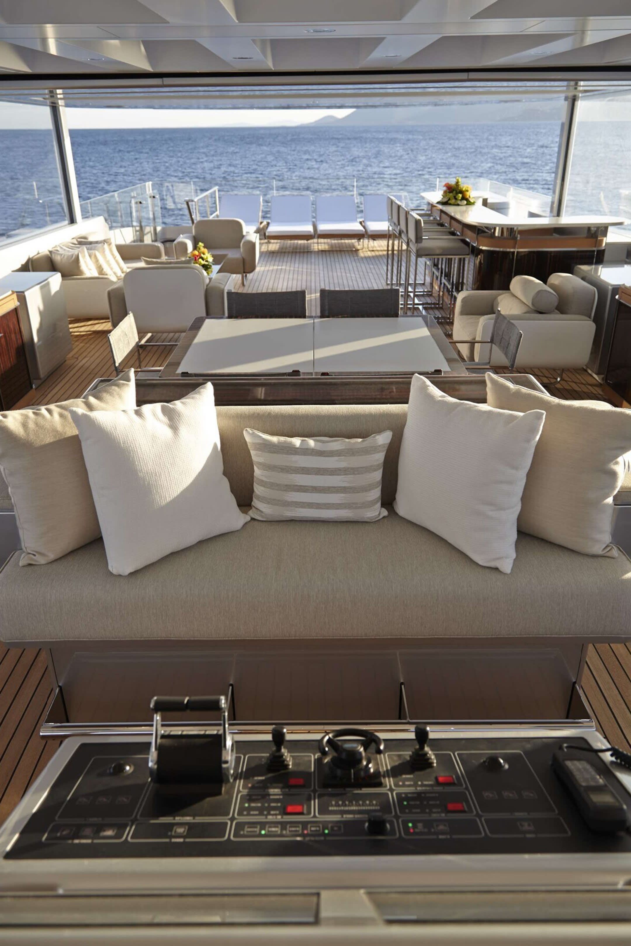 Flexible sun deck
