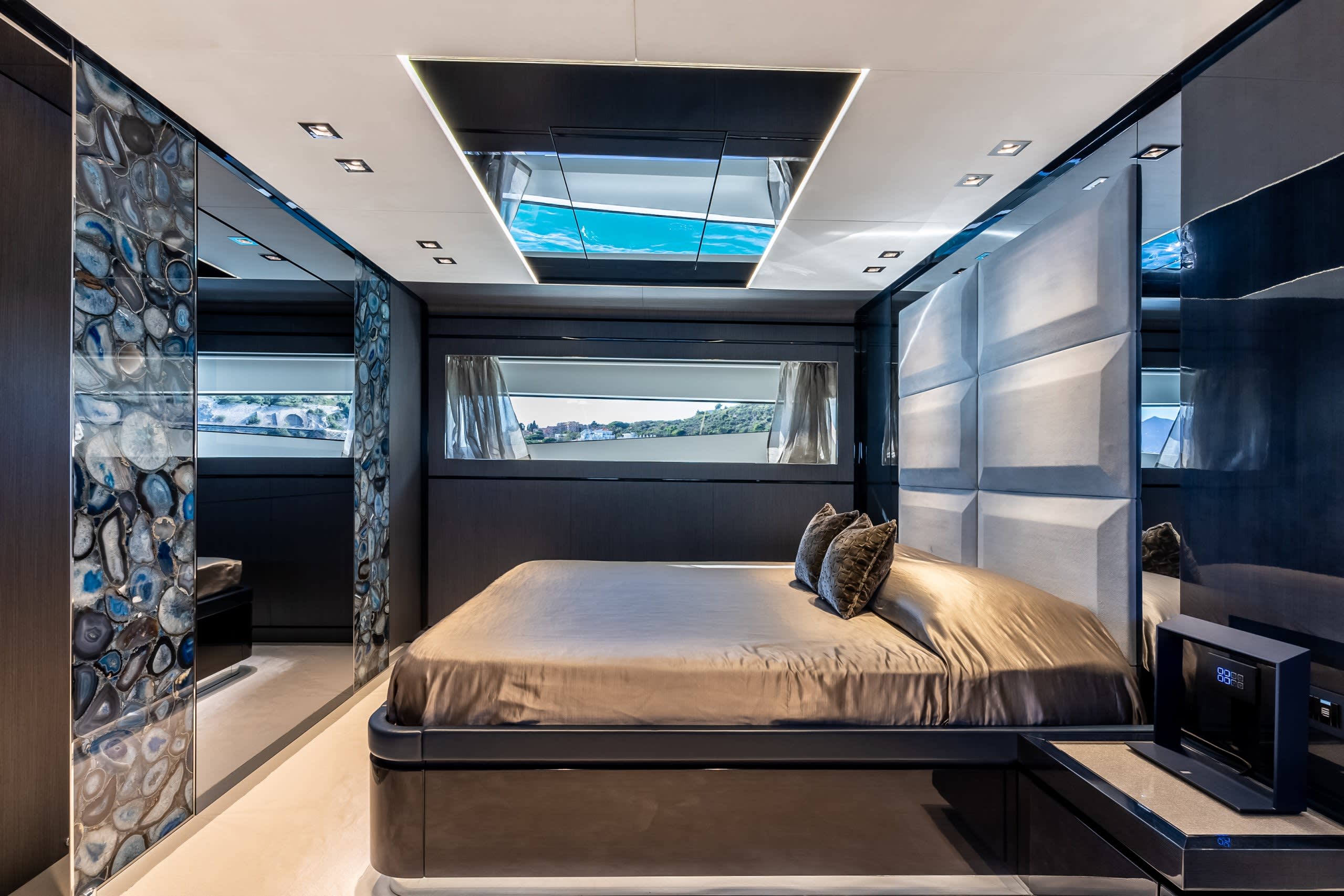 VIP Cabin