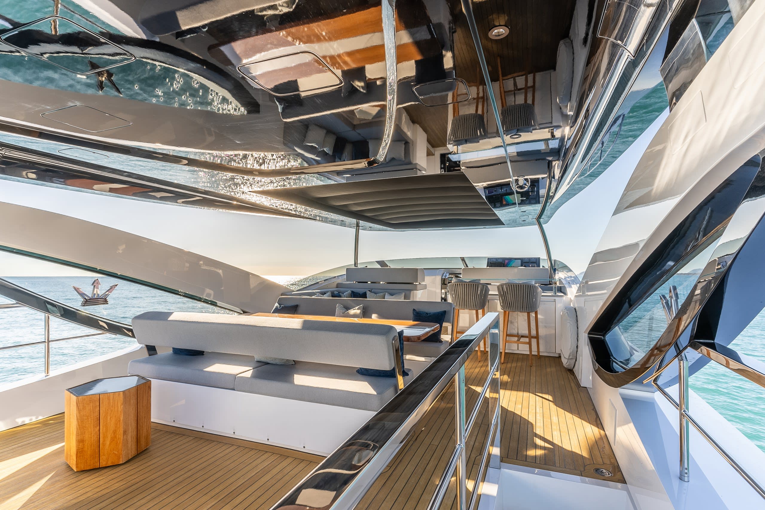 Spacious Flybridge