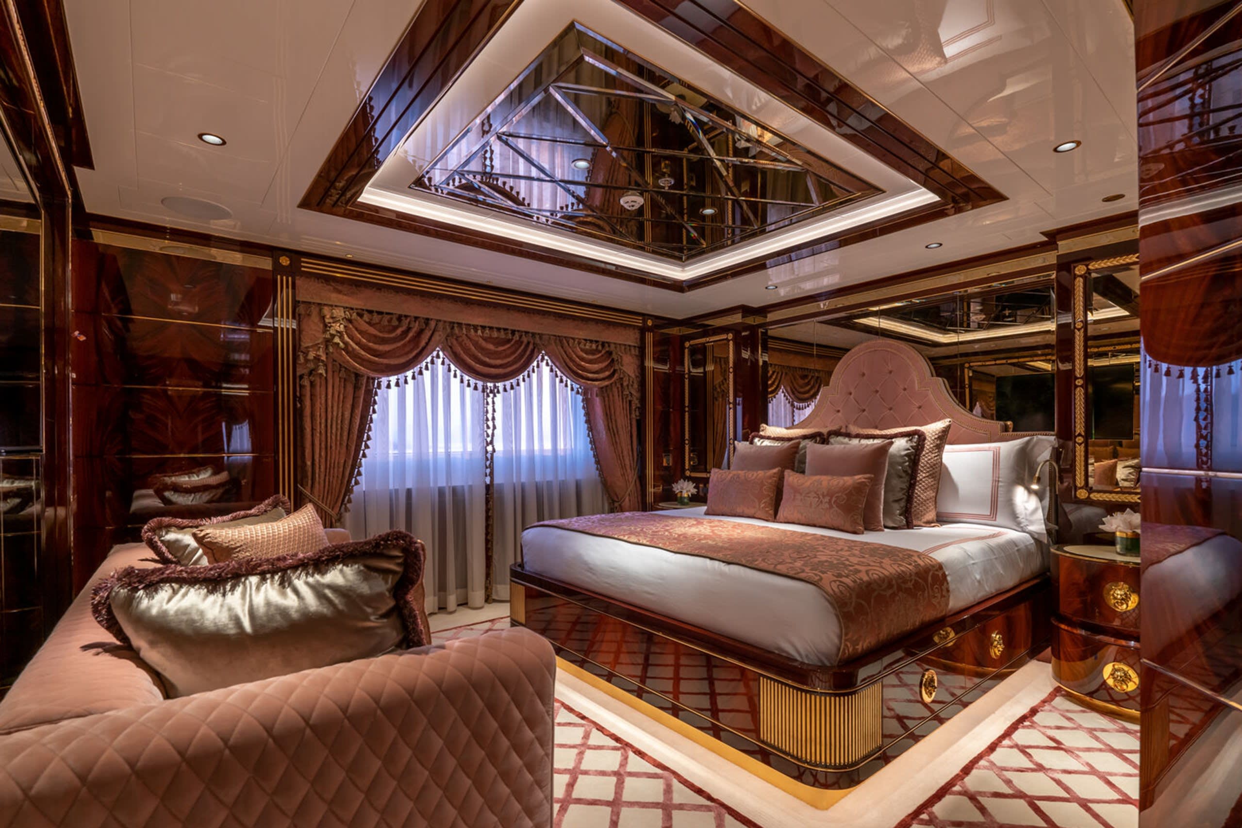 Vip Cabins