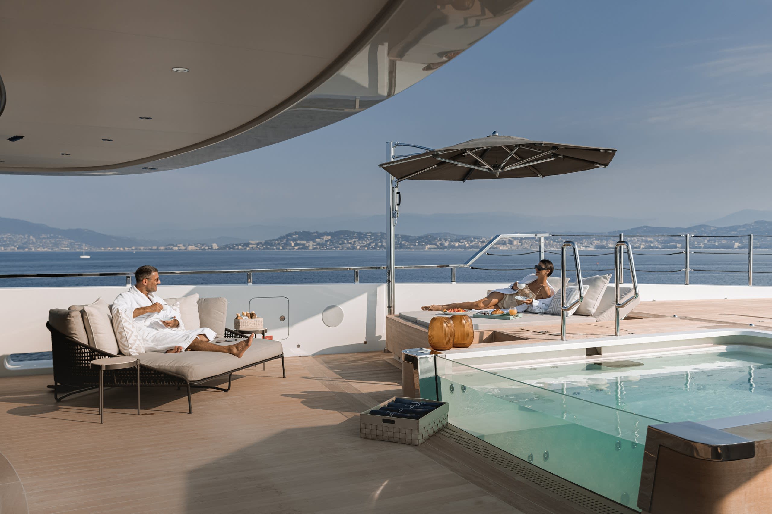 Benefits of owning a luxury motor yacht