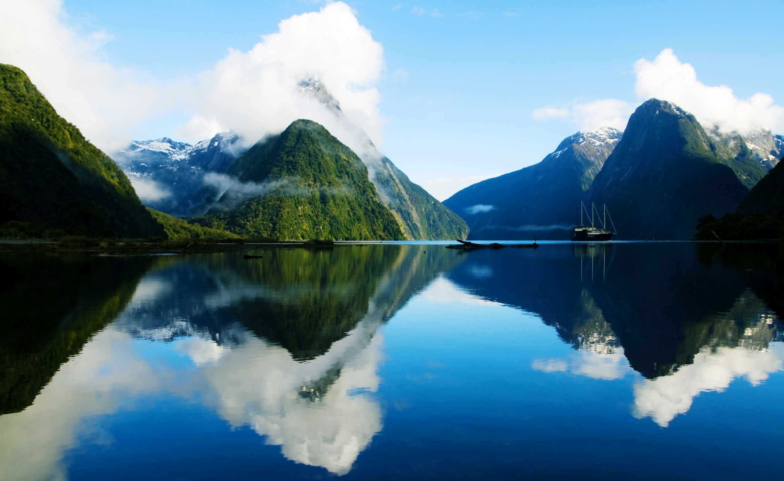 10 Days Cruising Fiordland