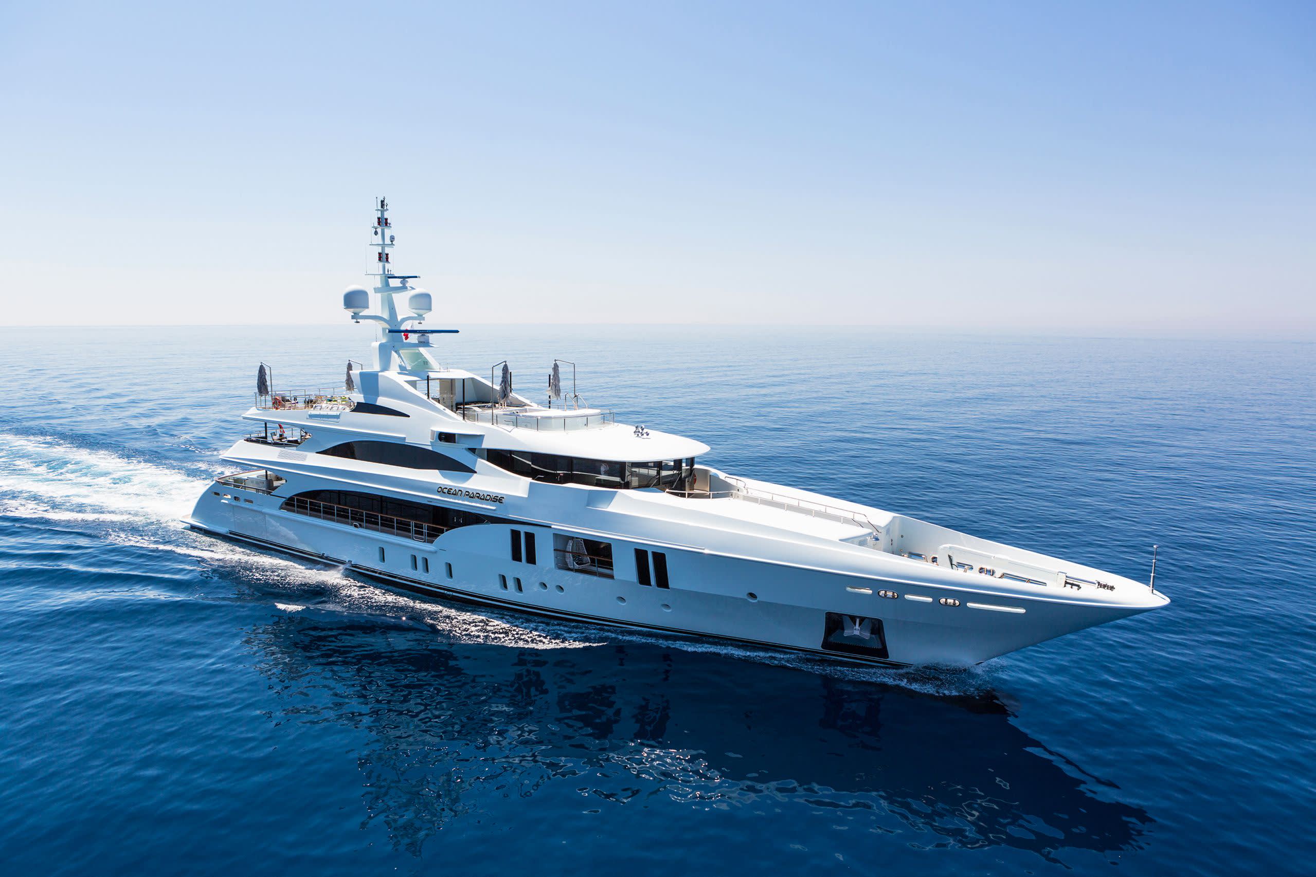 Pride Mega Yachts