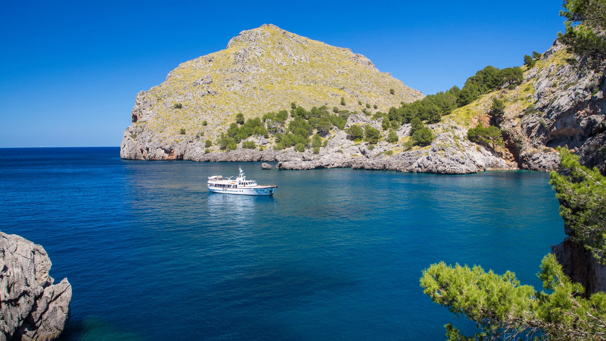 Clear Blue Waters. Underwater Seascapes.