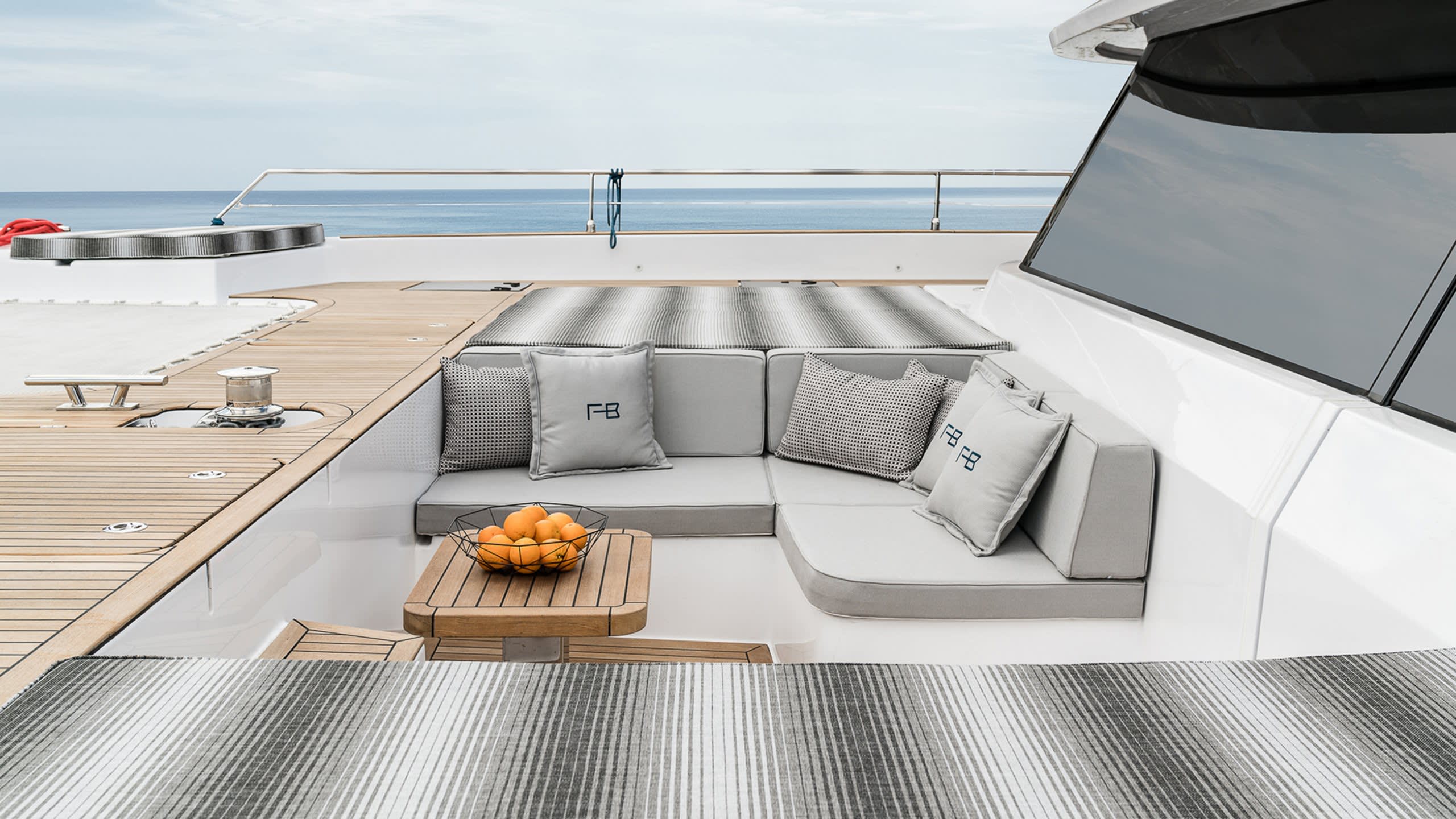 Spacious Flybridge