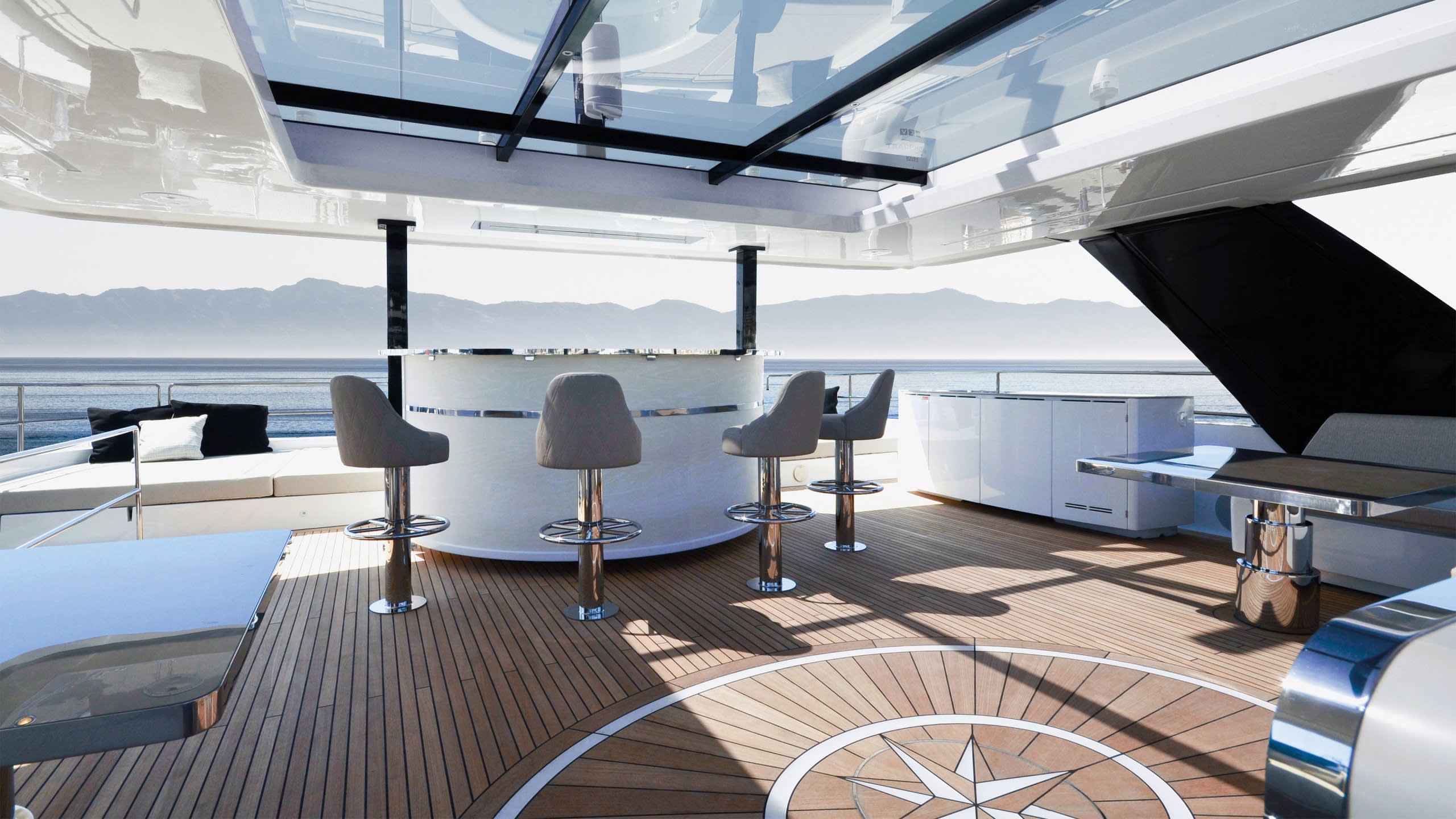 Spacious Flybridge