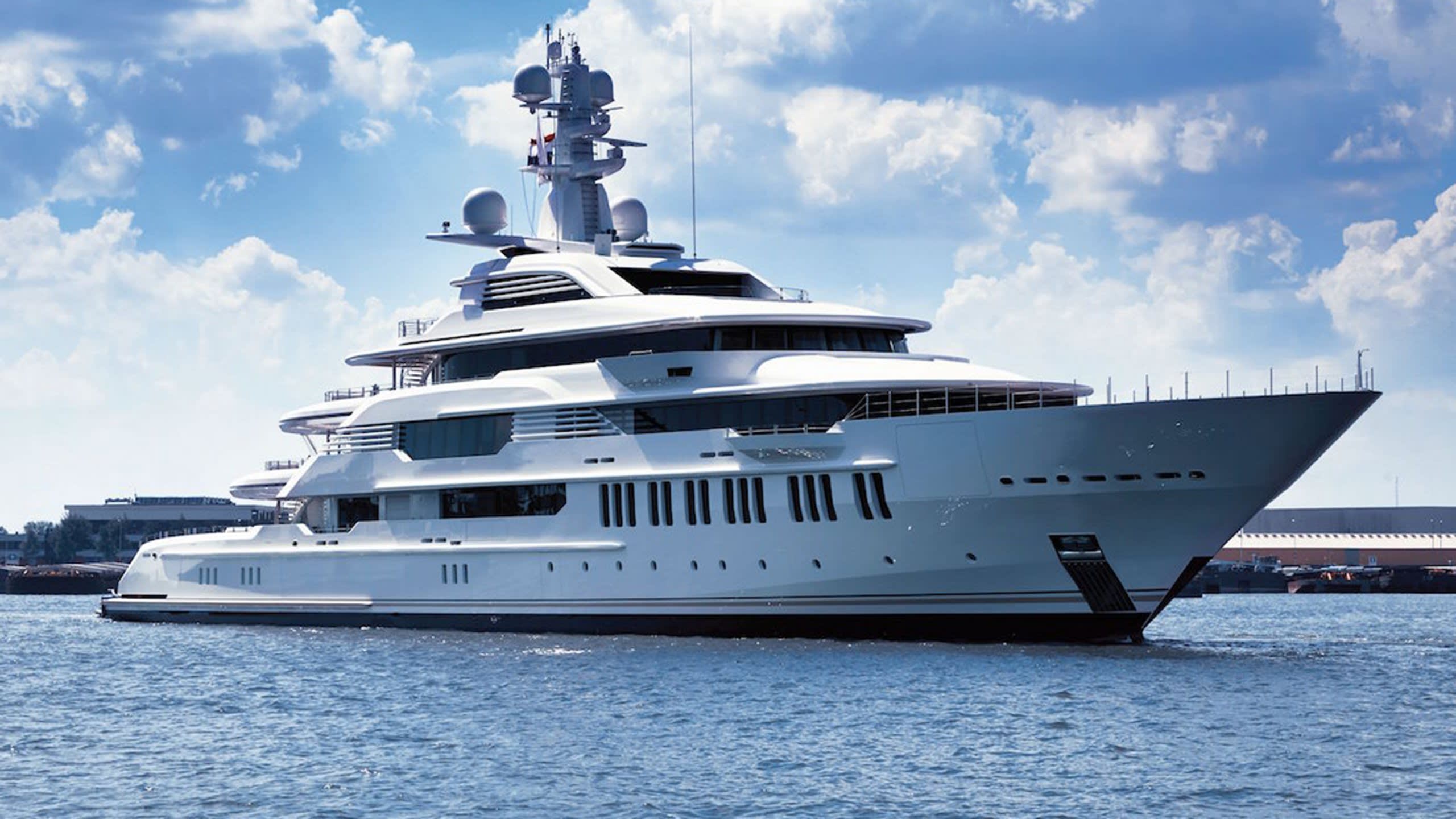 luxury boats yachts