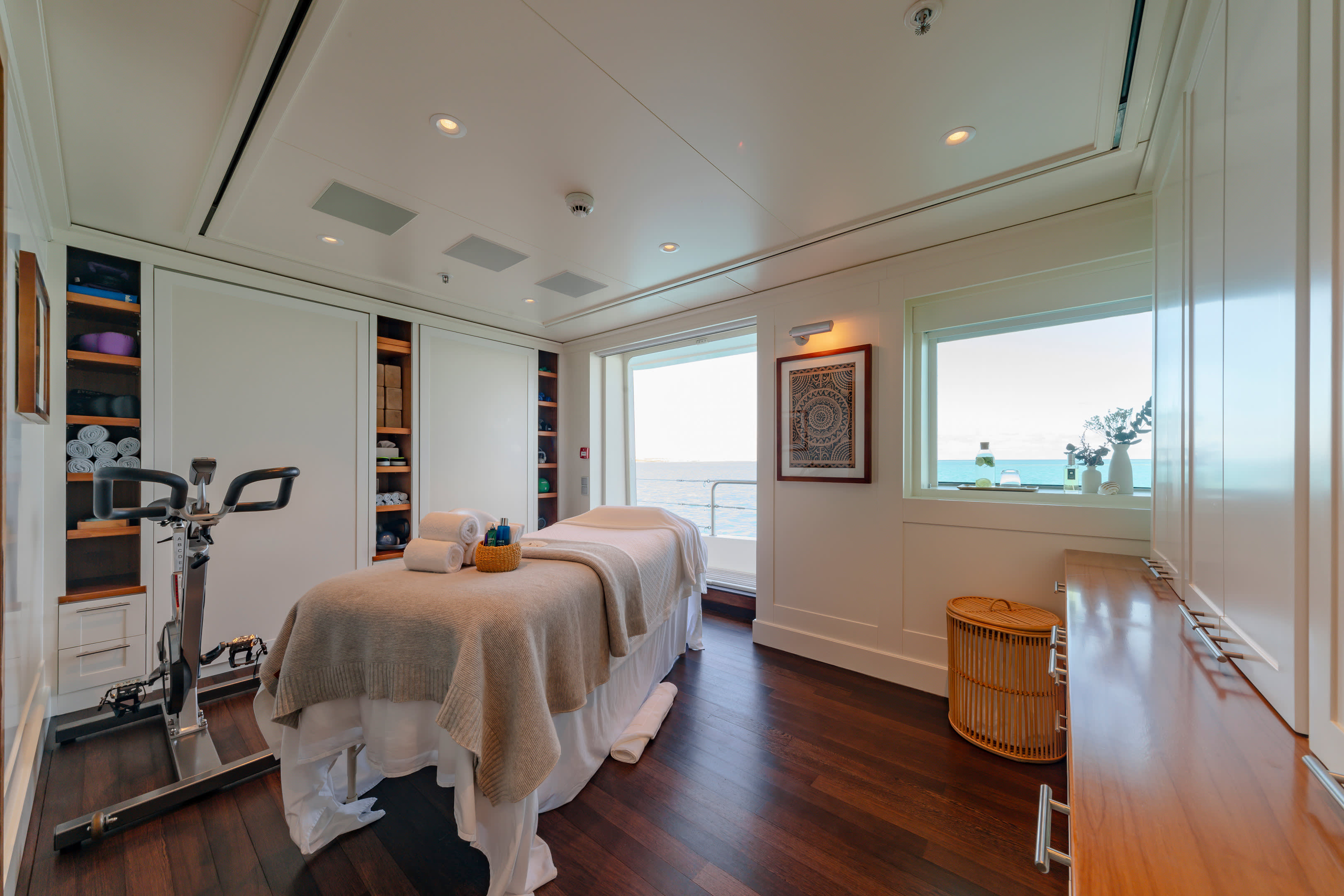 Convertible Treatment Room