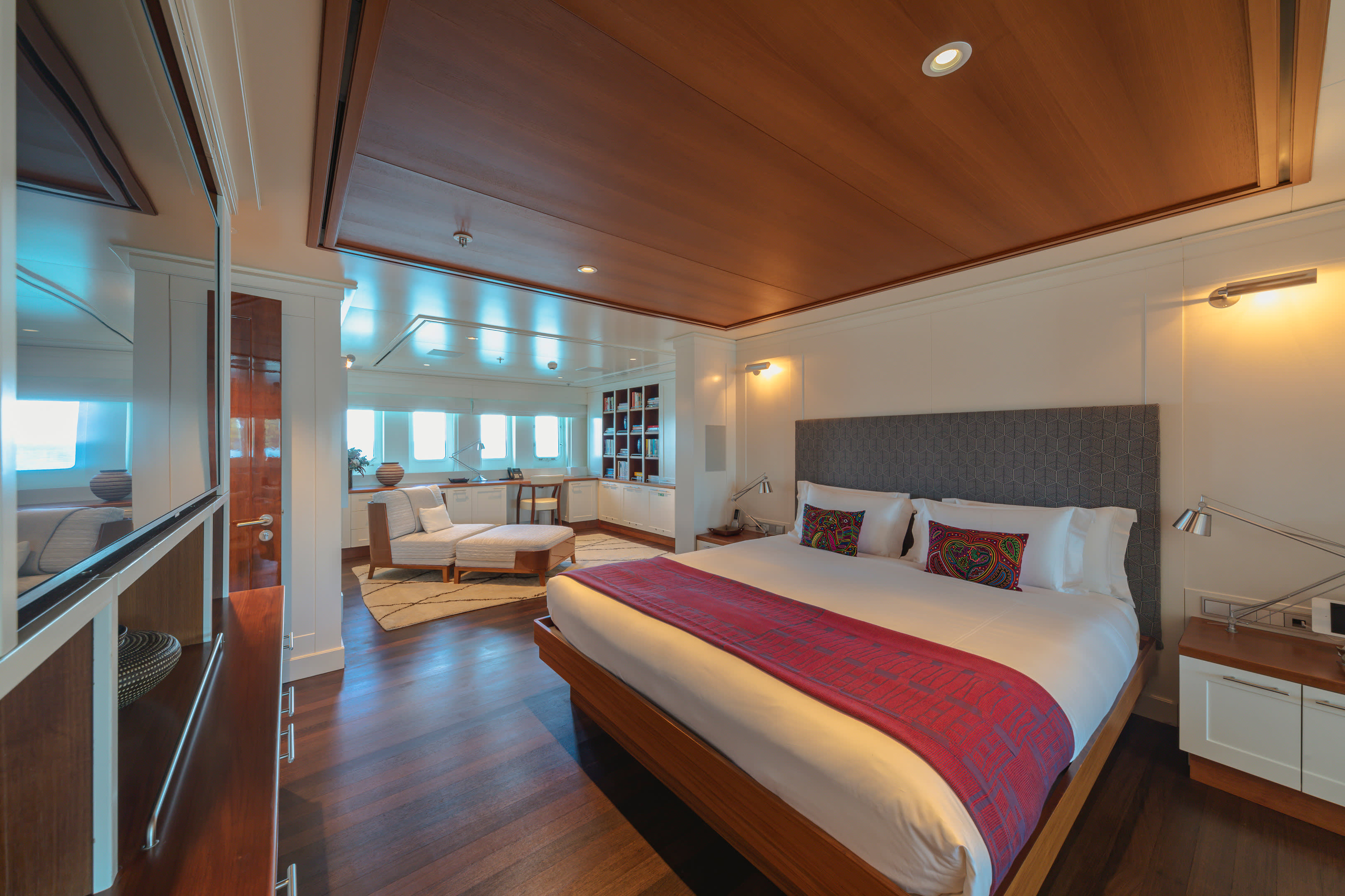 Gyrostabilised bed