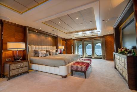 6 suites