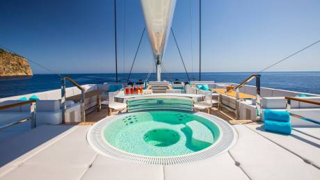 Spectacular Flybridge