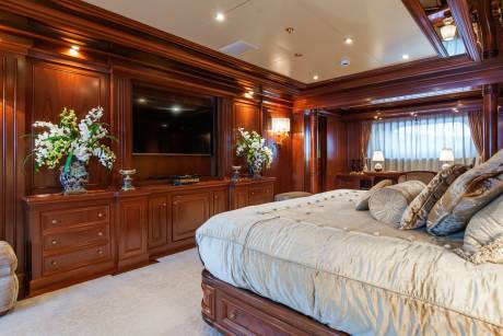 Full-Beam Owner’s Suite