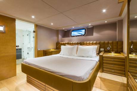 VIP Suite and Double Cabins