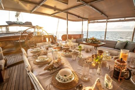 Al Fresco Dining