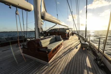 Sprawling Decks
