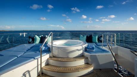 Spacious Sun Deck