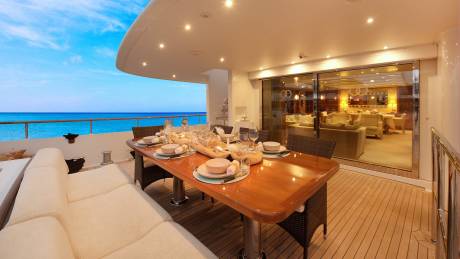 Al Fresco Dining