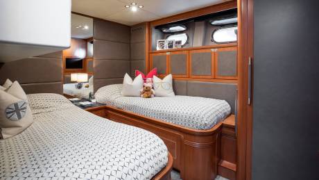 Twin cabin