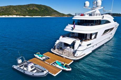 Transom Beach Club