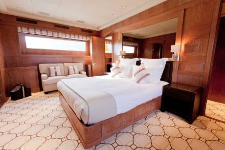 Guest Cabin 02