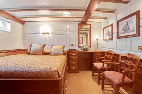 Double Cabin
