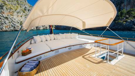 Versatile Sun Deck