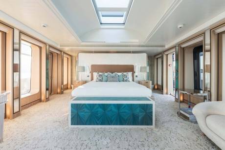 Full-Beam Owner’s Deck Master Suite